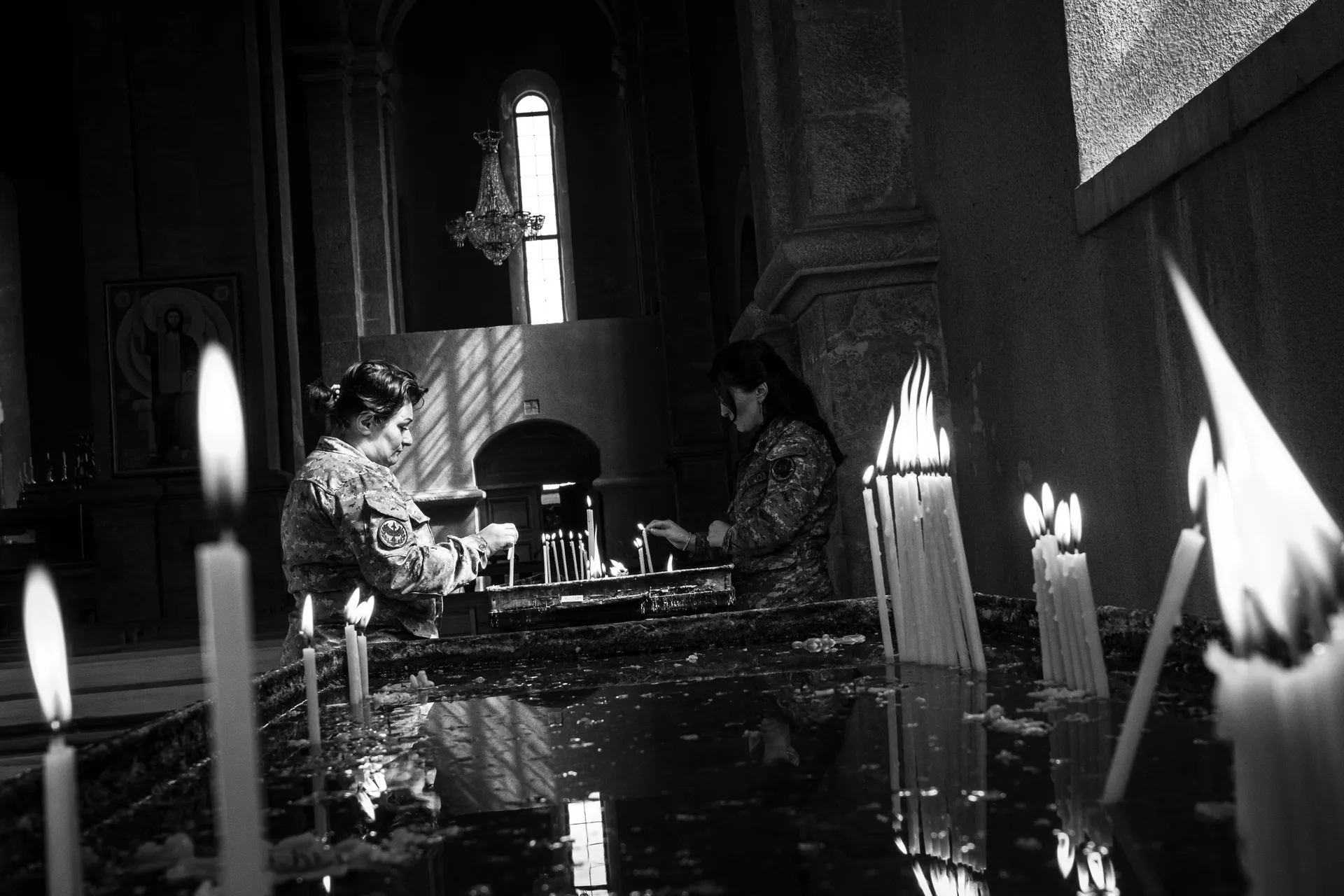Soldiers of the Artsakh Defense Army praying inside the Ghazanchetsots Cathedral – Shushi