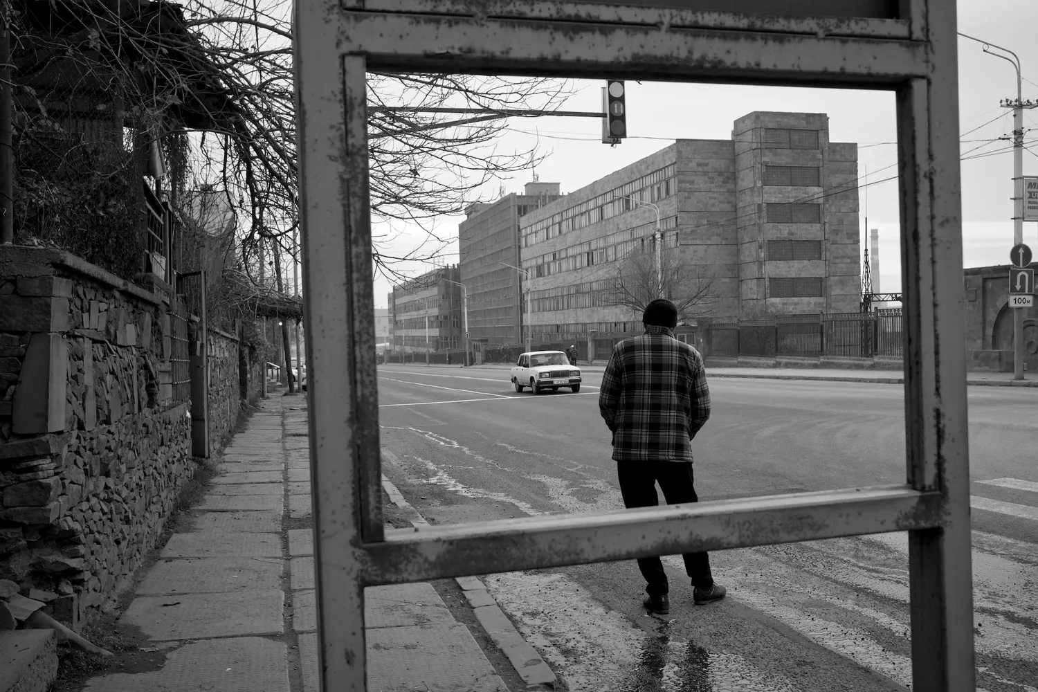 Man and car waiting - Yerevan
